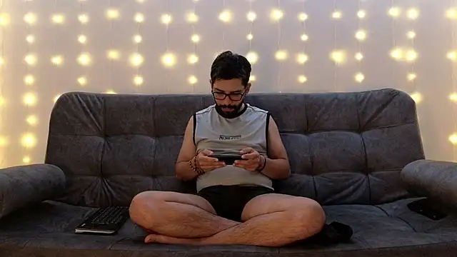 Snapshot of ErickBrant chatting on 03/15/25, 11:06 ErickBrant online show from 03/15/25, 11:06