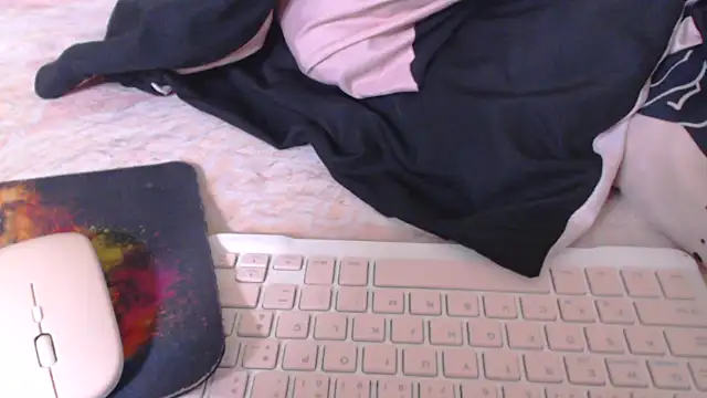 loirascorpio online show from 11/19/25, 01:22