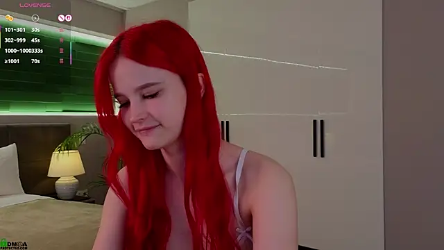 Snapshot of Rina_Red chatting on 11/16/25, 01:43 Rina Red online show from 11/16/25, 01:43