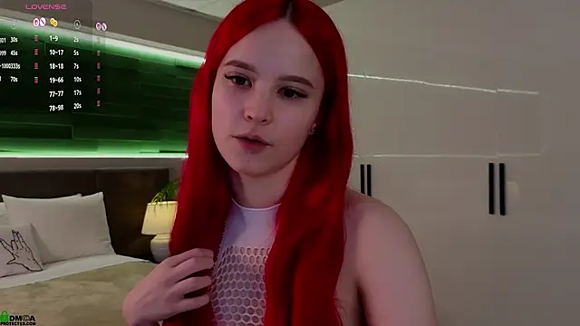 Snapshot of Rina_Red chatting on 11/15/25, 01:42 Rina Red online show from 11/15/25, 01:42