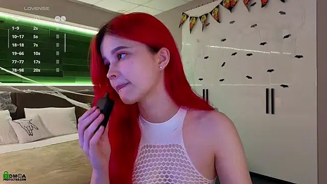 Snapshot of Rina_Red chatting on 10/16/25, 01:36 Rina Red online show from 10/16/25, 01:36