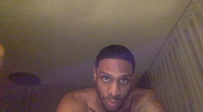 Snapshot of mileshighclub420 chatting on 02/24/25, 05:33 mileshighclub420 online show from 02/24/25, 05:33