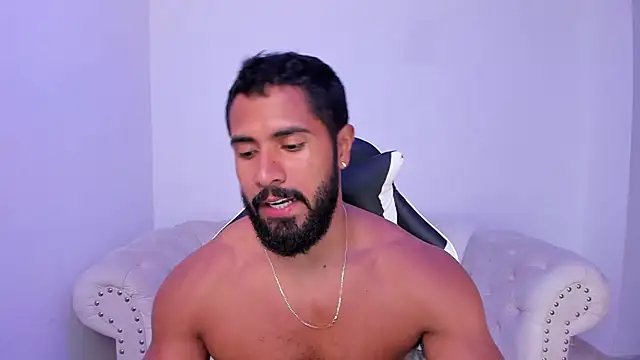 Santiago huntt online show from 10/17/25, 10:44