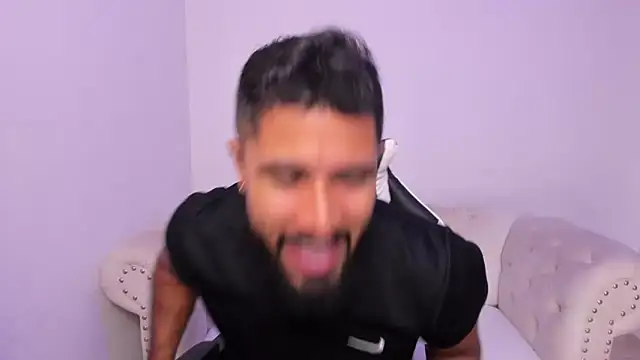 Santiago huntt online show from 02/24/26, 08:21