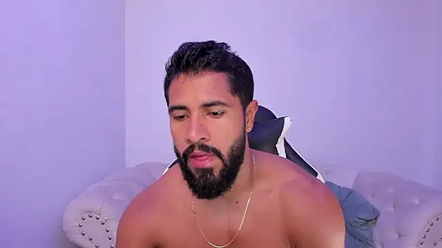 Santiago huntt online show from 11/27/25, 12:49