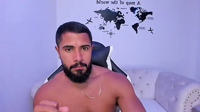 Santiago huntt online show from 09/23/25, 09:22