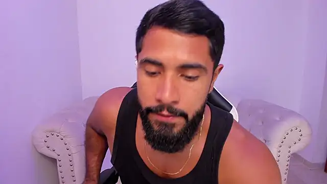 Santiago huntt online show from 12/23/25, 01:27