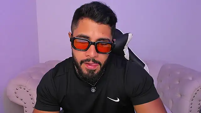 Santiago huntt online show from 03/31/26, 09:28