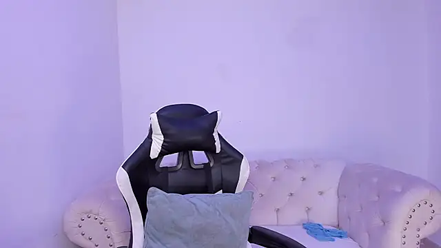 Santiago huntt online show from 11/21/25, 12:59