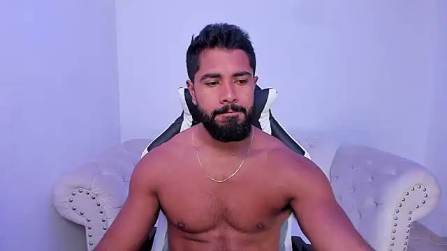 Santiago huntt online show from 11/17/25, 12:42