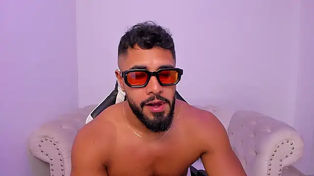 Santiago huntt online show from 03/18/26, 08:53