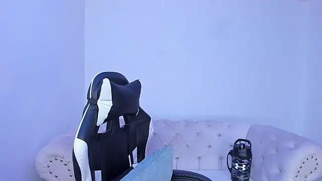 Santiago huntt online show from 10/31/25, 09:11