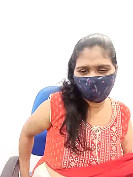Snapshot of Lucky-Deepthi chatting on 02/16/25, 06:10 Lucky-Deepthi online show from 02/16/25, 06:10