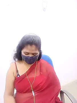 Snapshot of Lucky-Deepthi chatting on 02/21/25, 05:42 Lucky-Deepthi online show from 02/21/25, 05:42