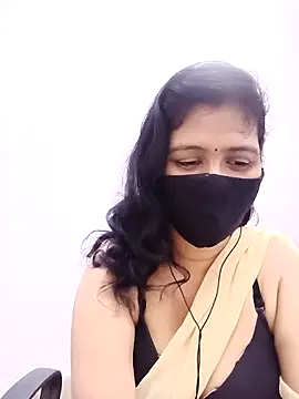 Snapshot of Lucky-Deepthi chatting on 10/26/25, 01:39 Lucky-Deepthi online show from 10/26/25, 01:39