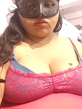 Snapshot of BigAssSarah chatting on 10/03/25, 09:49 BigAssSarah online show from 10/03/25, 09:49