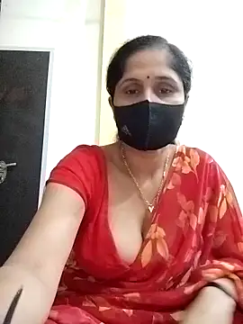 Snapshot of priyancyfun chatting on 10/16/25, 05:10 priyancyfun online show from 10/16/25, 05:10