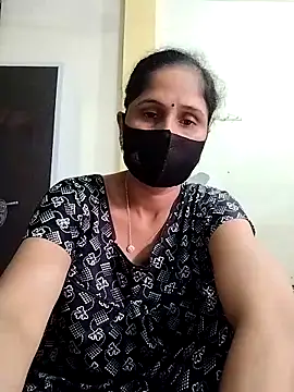 Snapshot of priyancyfun chatting on 10/08/25, 05:09 priyancyfun online show from 10/08/25, 05:09