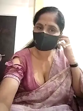 Snapshot of priyancyfun chatting on 09/19/25, 04:44 priyancyfun online show from 09/19/25, 04:44