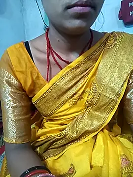 Snapshot of Amaya_Bajwa chatting on 03/05/25, 11:49 Amaya Bajwa online show from 03/05/25, 11:49