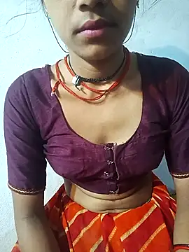 Snapshot of Amaya_Bajwa chatting on 03/12/25, 10:28 Amaya Bajwa online show from 03/12/25, 10:28