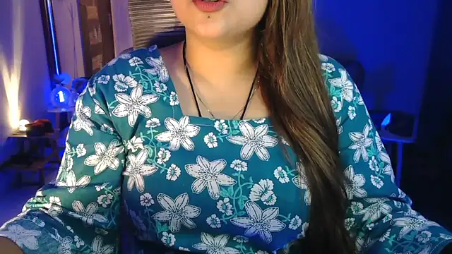 Snapshot of Mitikaa chatting on 05/24/26, 03:01 Mitikaa online show from 05/24/26, 03:01