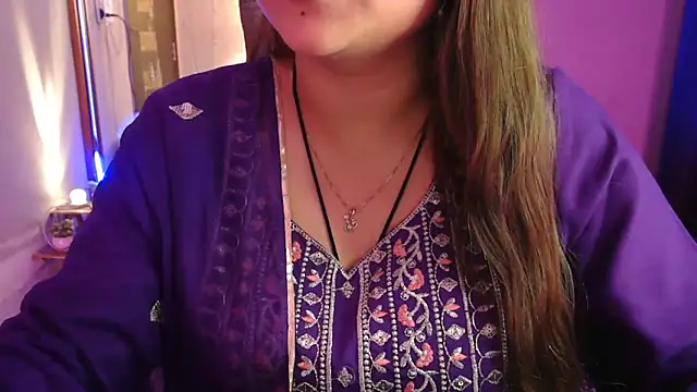 Snapshot of Mitikaa chatting on 02/26/26, 01:11 Mitikaa online show from 02/26/26, 01:11