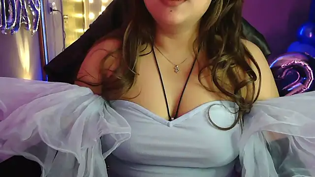 Snapshot of Mitikaa chatting on 01/13/26, 02:10 Mitikaa online show from 01/13/26, 02:10