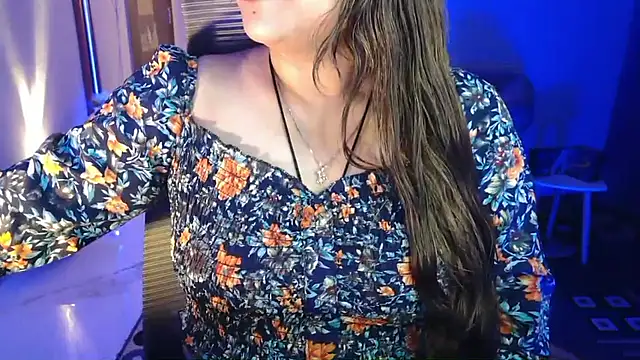 Snapshot of Mitikaa chatting on 05/18/26, 01:38 Mitikaa online show from 05/18/26, 01:38
