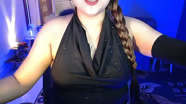 Snapshot of Mitikaa chatting on 05/17/26, 01:22 Mitikaa online show from 05/17/26, 01:22