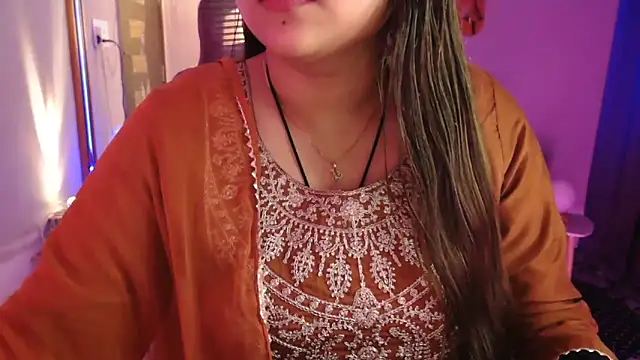 Snapshot of Mitikaa chatting on 02/17/26, 01:08 Mitikaa online show from 02/17/26, 01:08