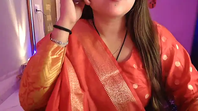 Snapshot of Mitikaa chatting on 03/01/26, 01:22 Mitikaa online show from 03/01/26, 01:22