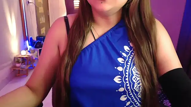 Snapshot of Mitikaa chatting on 02/16/26, 01:32 Mitikaa online show from 02/16/26, 01:32