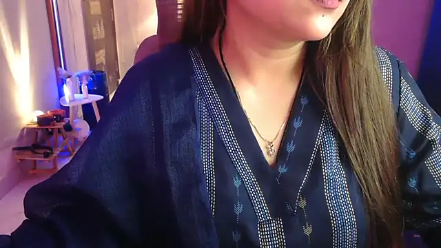 Snapshot of Mitikaa chatting on 04/16/26, 01:45 Mitikaa online show from 04/16/26, 01:45