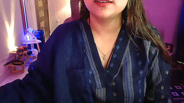 Snapshot of Mitikaa chatting on 05/09/26, 01:25 Mitikaa online show from 05/09/26, 01:25