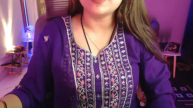 Snapshot of Mitikaa chatting on 05/11/26, 04:04 Mitikaa online show from 05/11/26, 04:04