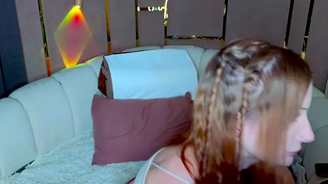 emilytrays online show from 05/18/26, 02:23