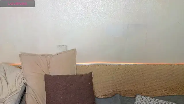 emilytrays online show from 02/03/26, 01:49