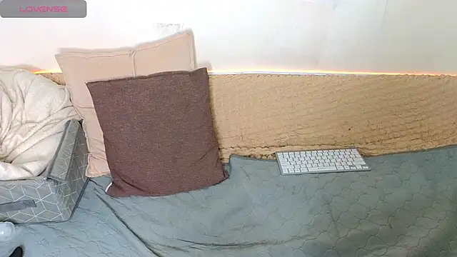 emilytrays online show from 02/03/26, 02:53