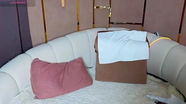 emilytrays online show from 05/08/26, 03:38