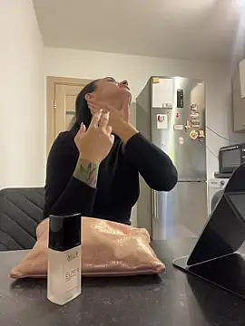 NNNoire online show from 11/26/25, 11:21