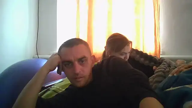 Snapshot of ParaFox chatting on 10/14/25, 01:01 ParaFox online show from 10/14/25, 01:01