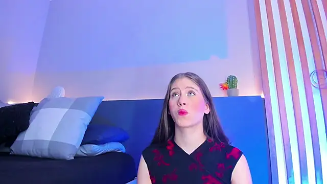 Snapshot of sara__jones_gh chatting on 09/21/25, 11:26 sara jones gh online show from 09/21/25, 11:26