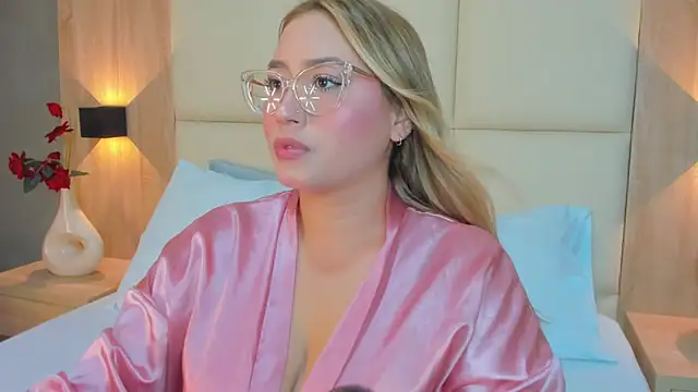 Snapshot of antonella_cutie_ chatting on 02/13/26, 12:38 antonella cutie online show from 02/13/26, 12:38