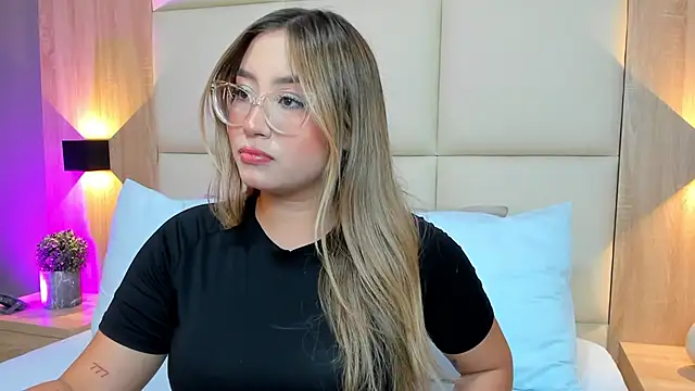 Snapshot of antonella_cutie_ chatting on 10/20/25, 12:38 antonella cutie online show from 10/20/25, 12:38