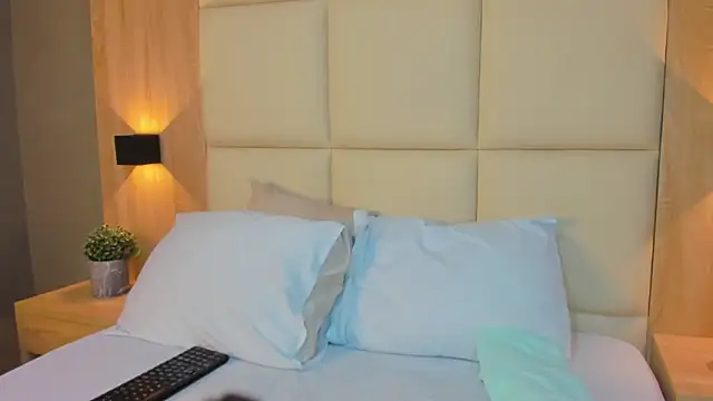 Snapshot of antonella_cutie_ chatting on 12/20/25, 12:08 antonella cutie online show from 12/20/25, 12:08