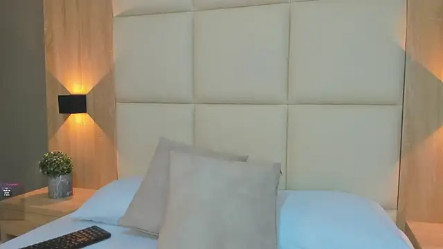 Snapshot of antonella_cutie_ chatting on 11/06/25, 12:20 antonella cutie online show from 11/06/25, 12:20