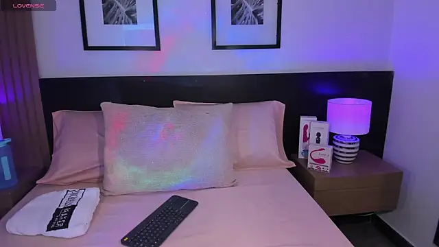 Snapshot of vi_anaya chatting on 10/24/25, 11:42 vi anaya online show from 10/24/25, 11:42