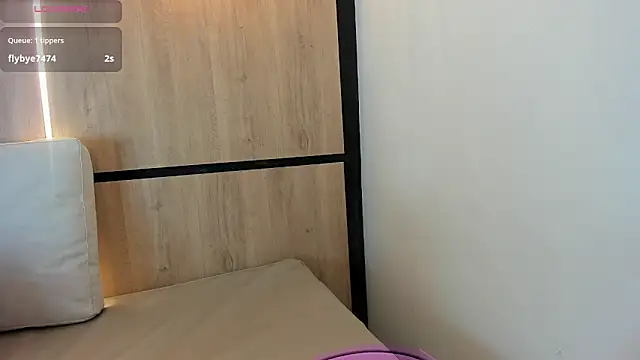 ashlyn parker online show from 01/13/26, 08:35