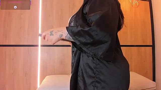 ashlyn parker online show from 11/26/25, 08:31